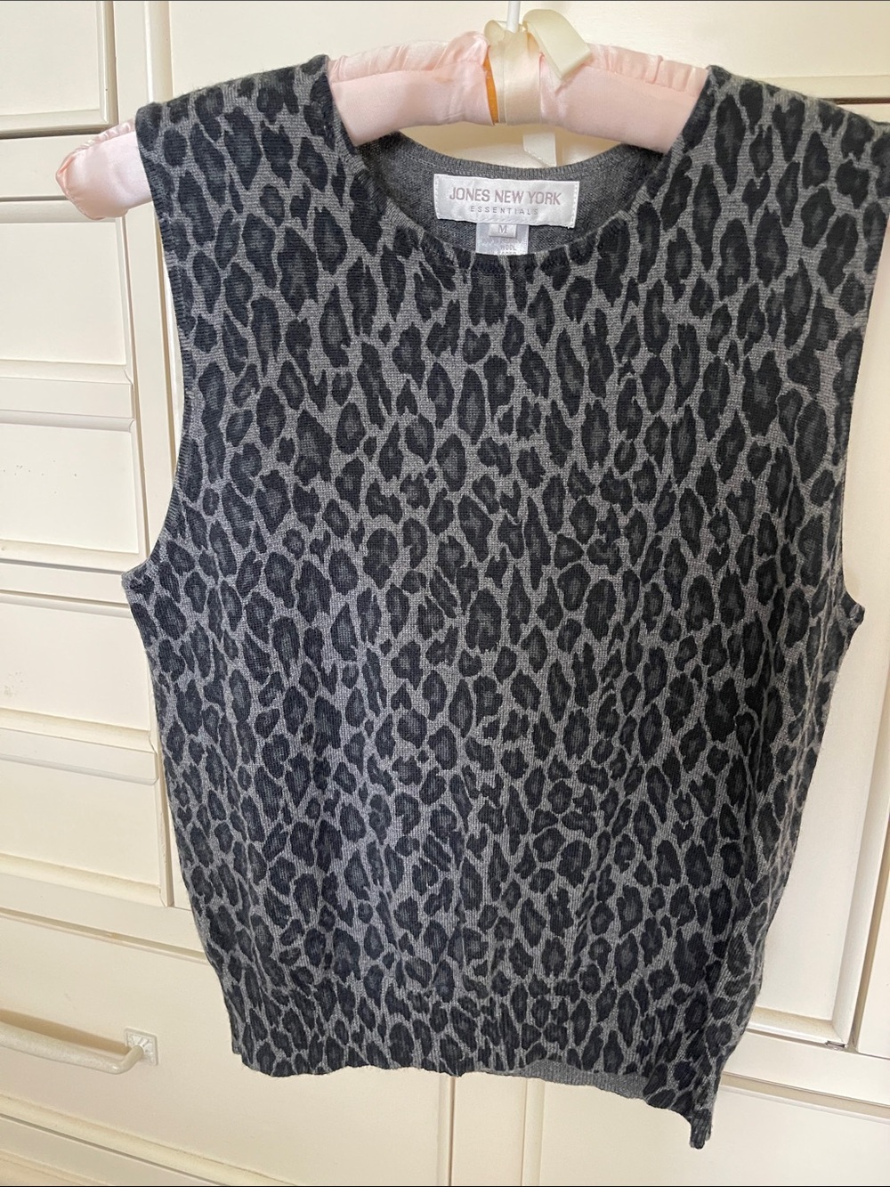 Jones New York Gray Leopard Print Merino Wool Sweater size M